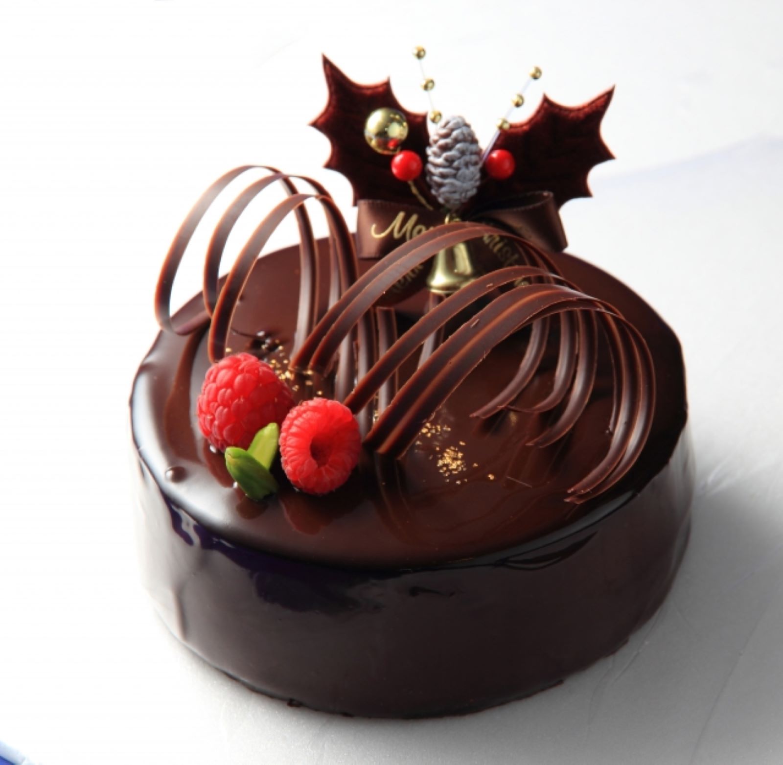 クーベルチュールチョコレートはケーキの装飾に最適